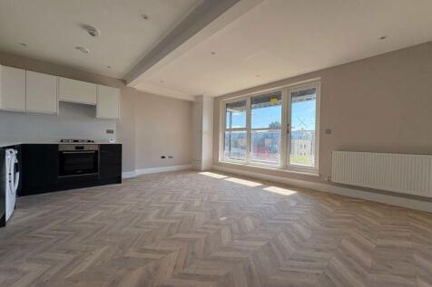 Fishponds Road, Wokingham photo 3