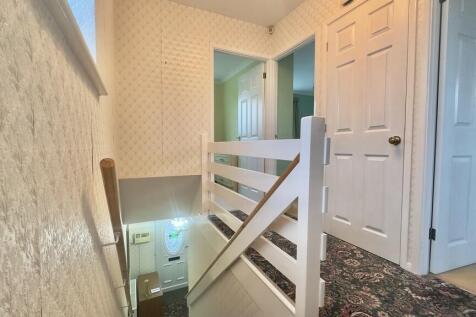 B58C16E2-E7DE-452...