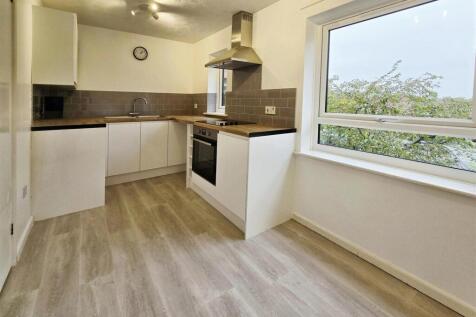 Chichele Court, North Street, Rushden, Northants photo 4