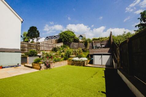 9 Dymond Court Bodmin 01208 74182-2