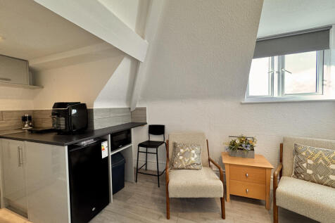 Flat 8 12 The Avenue, Newmarket, Suffolk photo 3