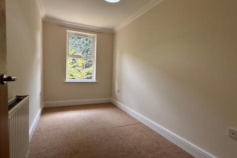 Stirling Road, Talbot Woods photo 5