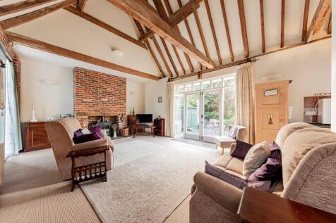 Living Room (2)