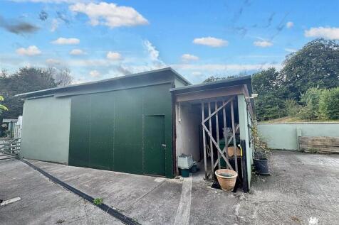 WhatsApp Image 2025-09-29 at 11.28.05 (2).jpg