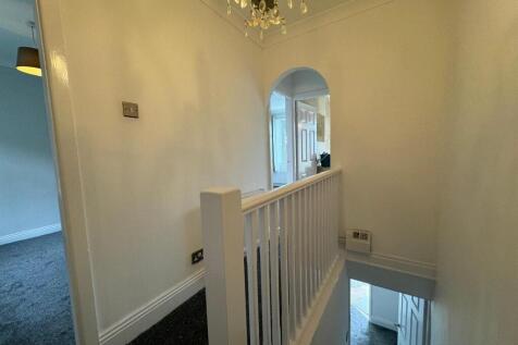 Oak Grove, Riddlesden, Keighley photo 4