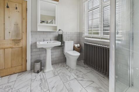 CAM04273G0-PR0157...