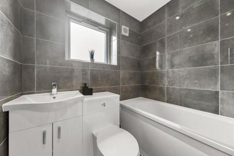 1TransvaalTerrace-Hamond Estates-House Bathroom.jp