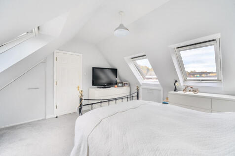 1374717-10-690b46...