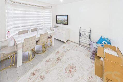 Carterhatch Road, Enfield, Greater London, EN3 5LU photo 3