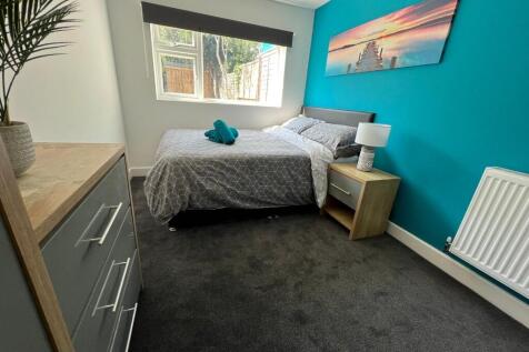 Room 2 at £600pcm
