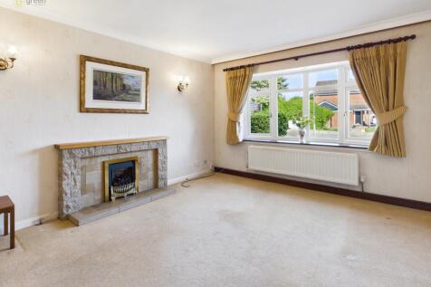 frontlivingroom1