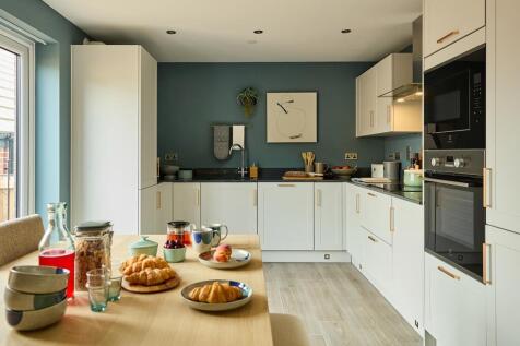 Open plan to cook and eat