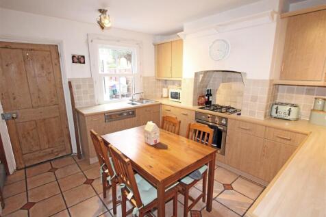 IMG_7028 kit window.jpg