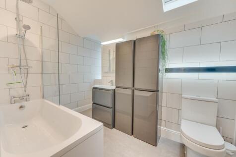 4 bed, 3 bath Detached in Sheffield - Photo 32