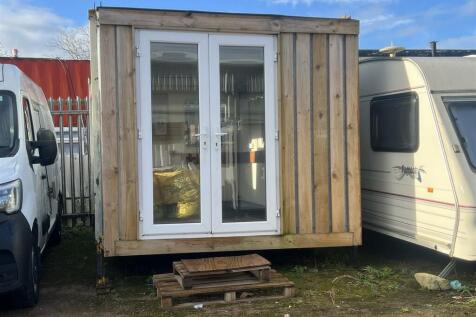 Timber Clad Cabin/Office 16' X 8'