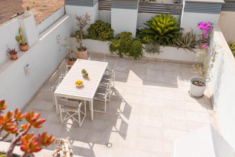 Charming townhouse with a dream terrace in Son Espanyolet