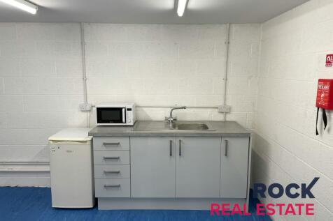 Unit 1 Deva  Kitchen.jpg