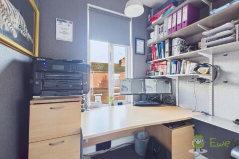 CAM03669G0-PR0031-STILL038