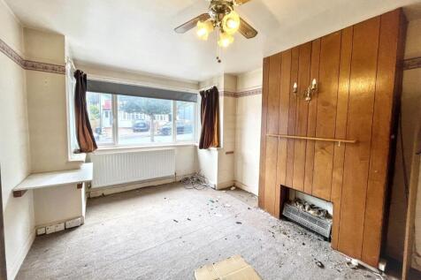 10 Kenmore Road, Kenley, Surrey, CR8 5NU