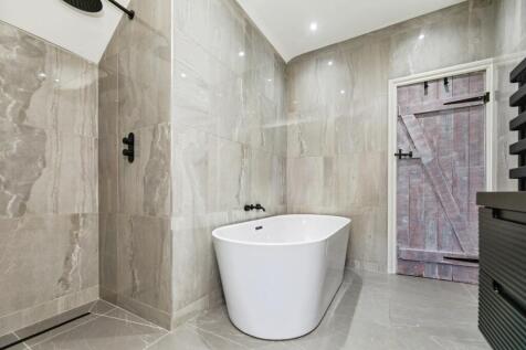 pbox-bathroom-333302.jpg