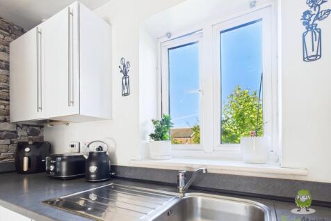 CAM01543G0-PR0151-STILL028