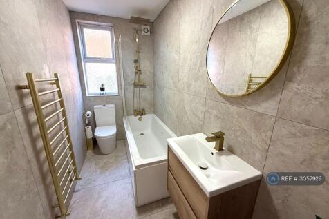 Flat 10 Bathroom
