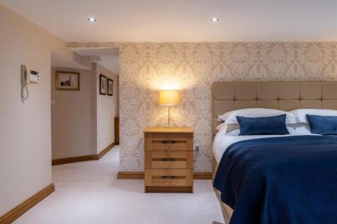 5 bed, 4 bath Semi-Detached in Sheffield - Photo 27