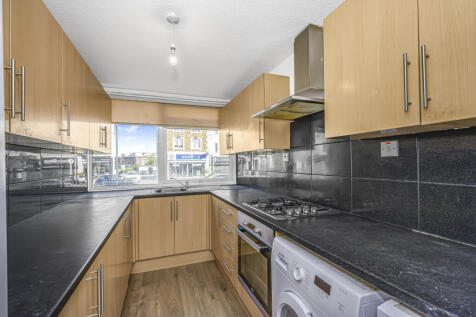 The Chiltons, Grove Hill, South Woodford, Redbridge, London photo 3