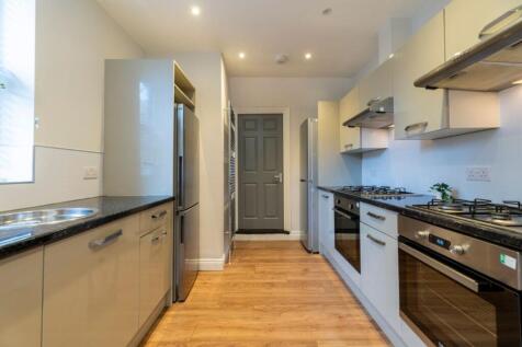 107CT - Kitchen