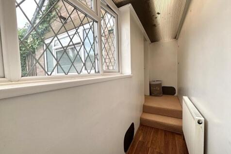 Entrance hall to ...