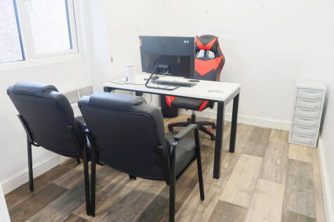 Commercial Property to rent Image 9