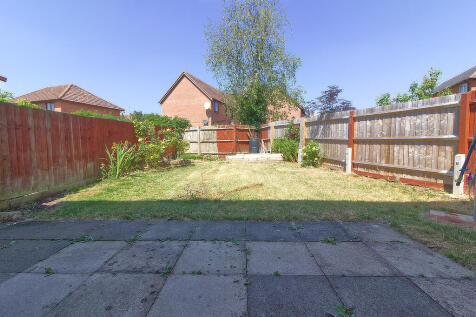 Mithras Gardens, Wavendon Gate, Milton Keynes photo 4