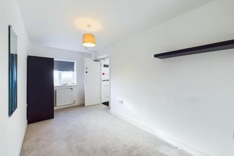 7 - 6 Bed HMO Filton.jpg