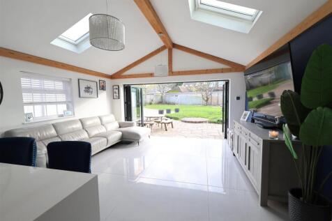 FC Kitchen Family Room iii.JPG