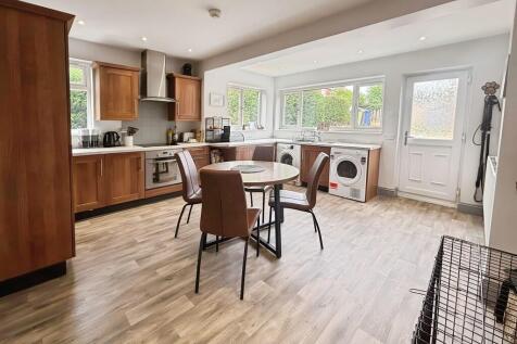 243b63db-WhatsApp...