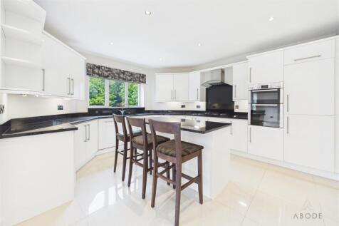 Churchill Close, Uttoxeter, Staffordshire ST14 8BB photo 4