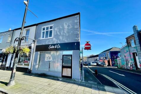 4 bedroom Commercial for rent