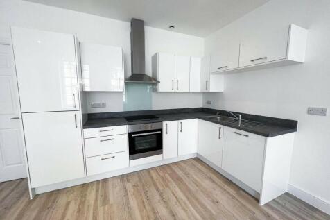 108293_P4838G3721...