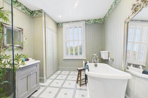 bath &amp; shower room