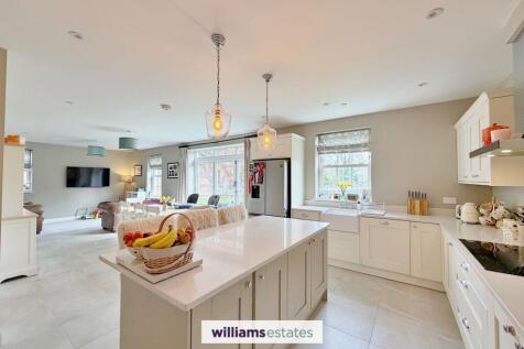 Open Plan Kitchen, Living Diner