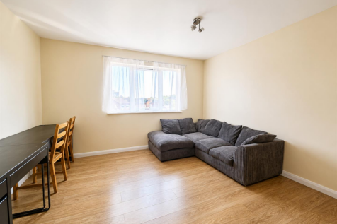Bodiam Hall, Hillfield - Lounge