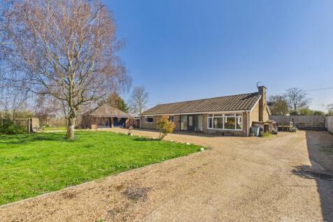 Front of House- Mark Stephens EweMove Newmarket an