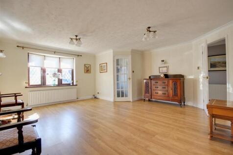 Conifer Close (12).jpg