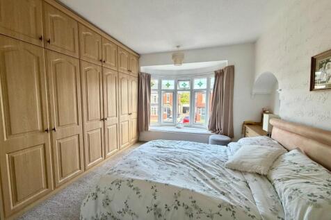 Bedroom ample storage with fitted wardrobes
