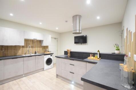 27/28 - Albert Crescent - Student House photo 4