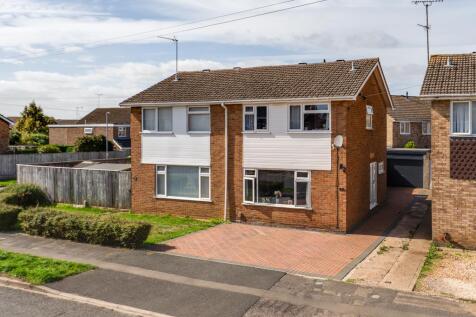 104 Churchill Way, Burton Latimer (2 of 23).jpg