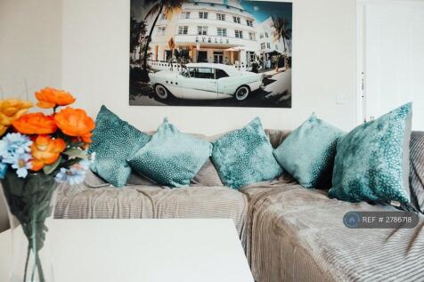 Lounge With Comfy Corner Sofa
