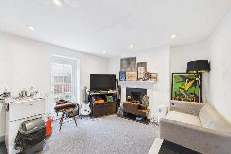 CAM04693G0-PR0081...