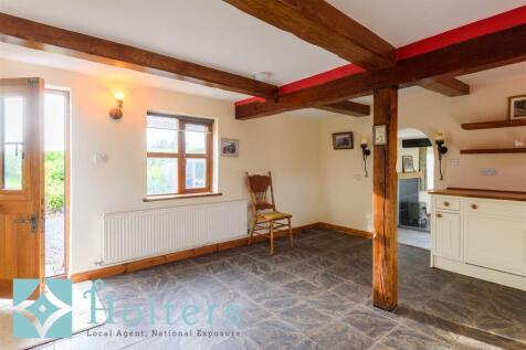 Old Toll House, Dolfor-16.jpg