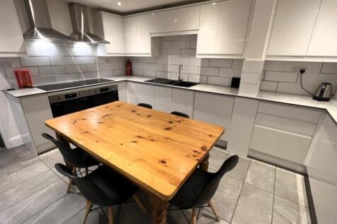 £163 pppw, Linden Grove, Fallowfield photo 3